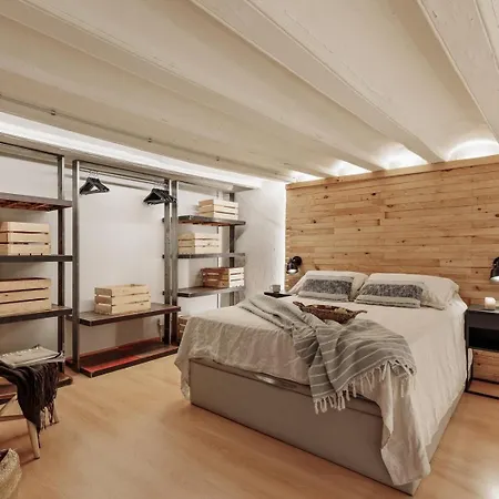 Spacest - Carrer De Sant Pere Mes Alt A Barcelona